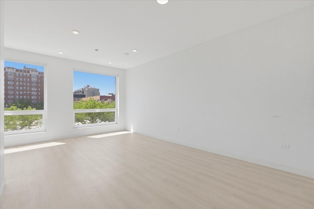 948 W Sunnyside Avenue - Photo 5