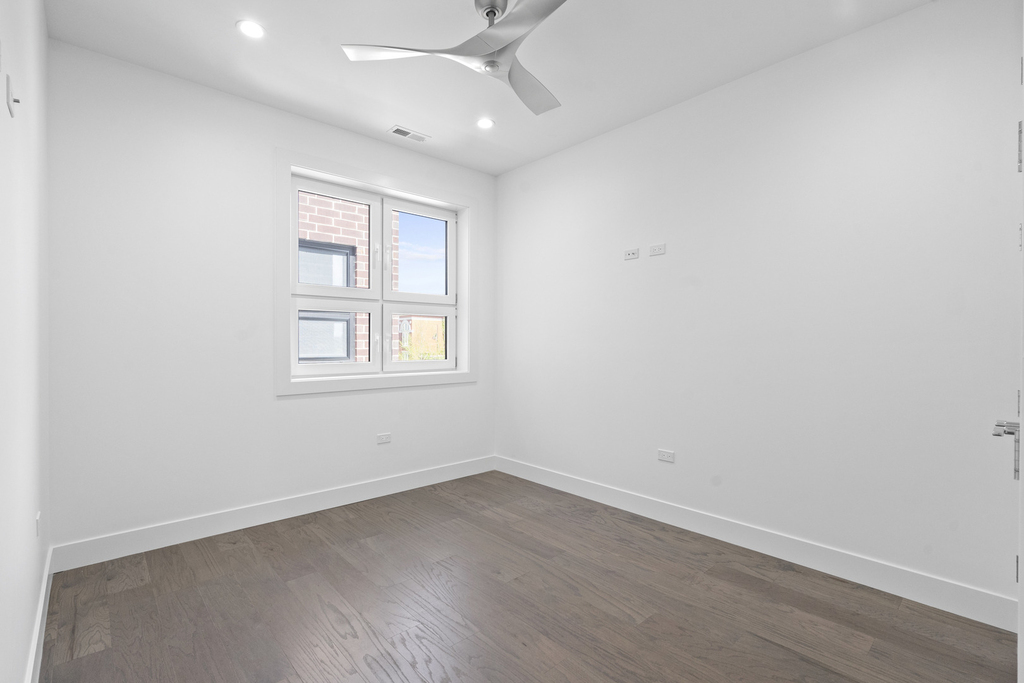 3008 W Belmont Avenue - Photo 13
