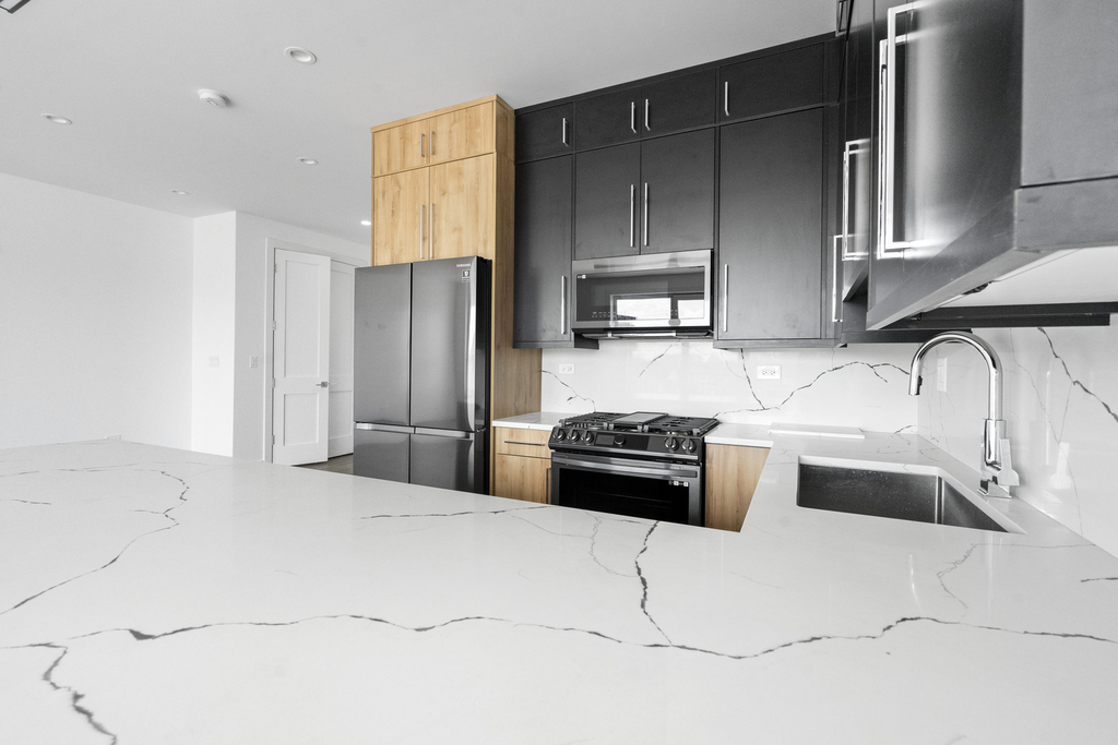 3008 W Belmont Avenue - Photo 29