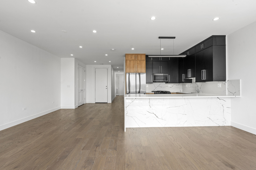 3008 W Belmont Avenue - Photo 4