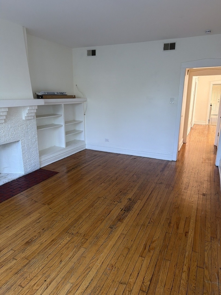 7741 S Yates Boulevard - Photo 1