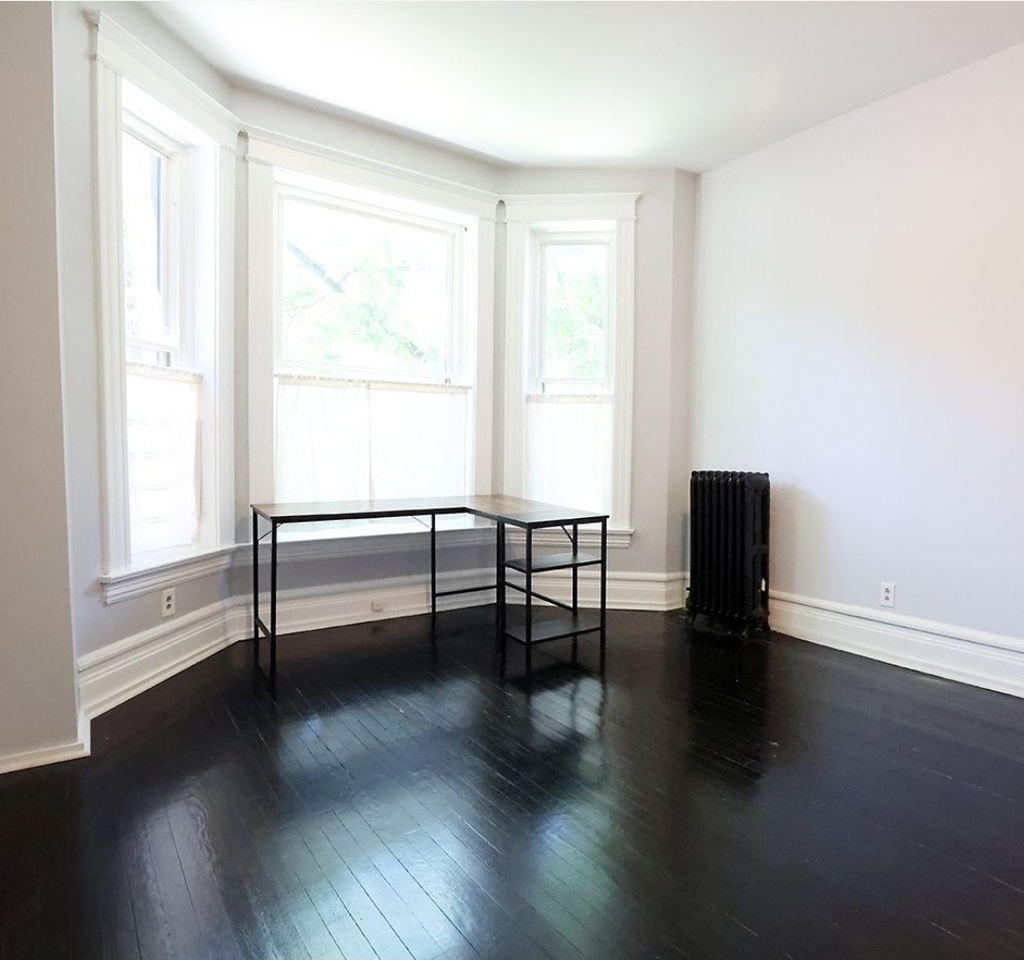 5427 S Blackstone Avenue - Photo 3