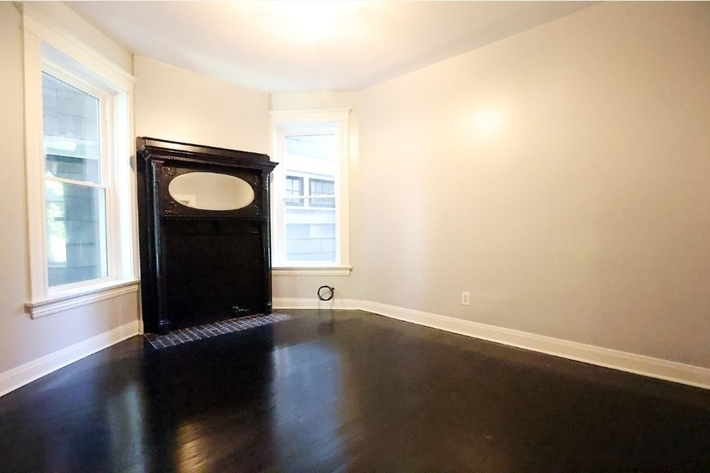 5427 S Blackstone Avenue - Photo 11