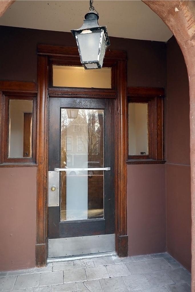 5427 S Blackstone Avenue - Photo 2