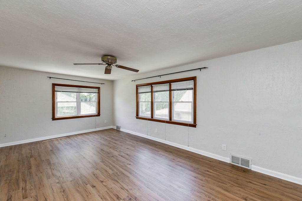 716 Walnut Street - Photo 1