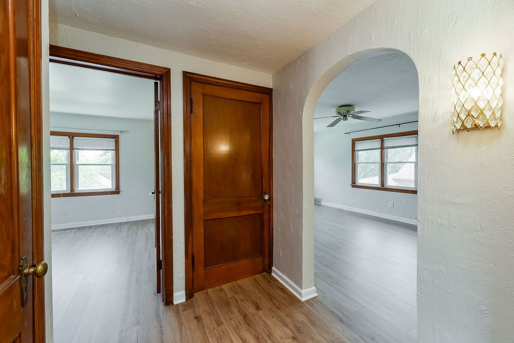716 Walnut Street - Photo 2