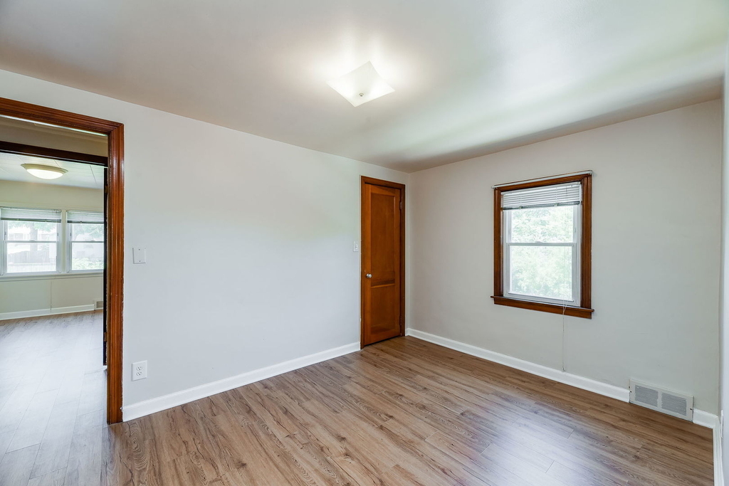 716 Walnut Street - Photo 5