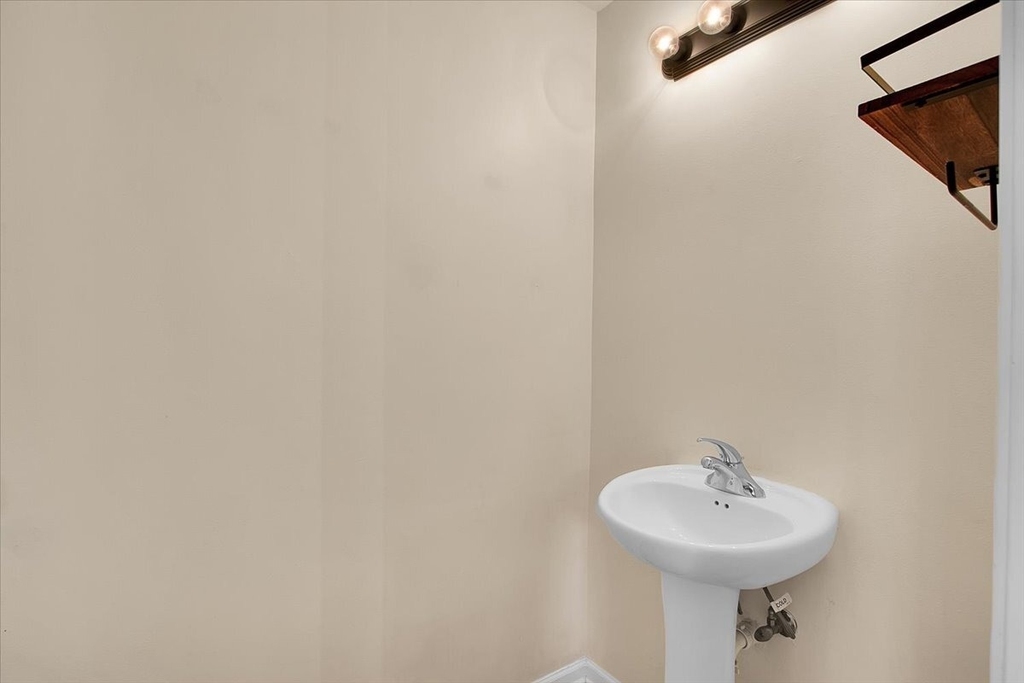 8900 31st Street - Photo 8