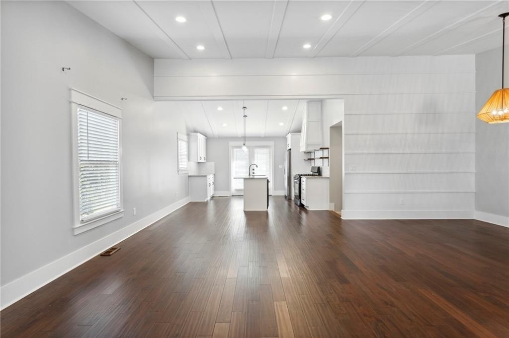3258 Highland Drive Se - Photo 10