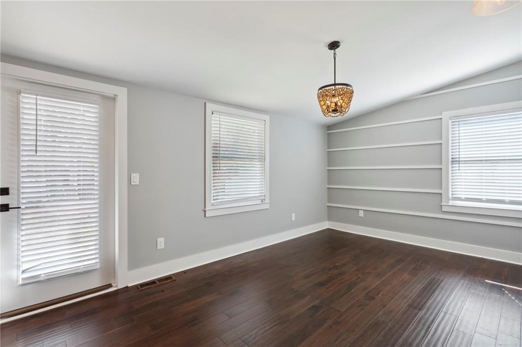 3258 Highland Drive Se - Photo 24