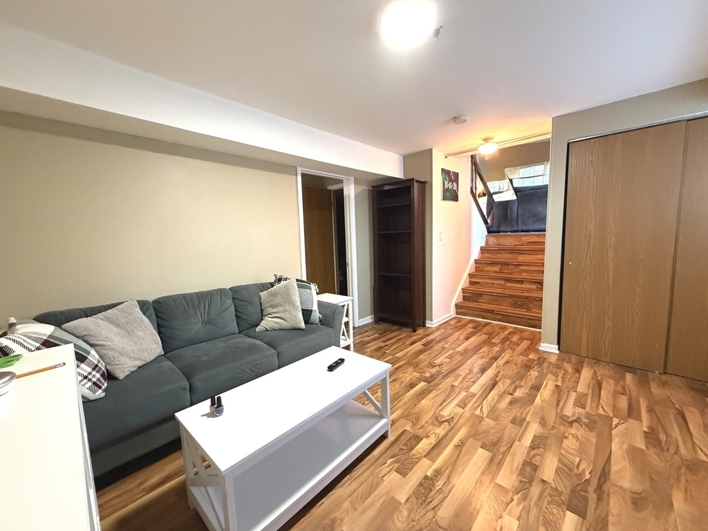301 Cherrywood Court - Photo 10