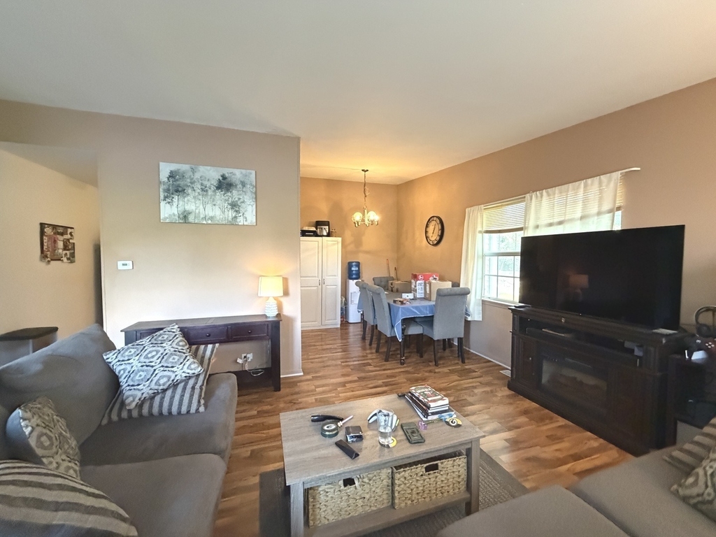 301 Cherrywood Court - Photo 2