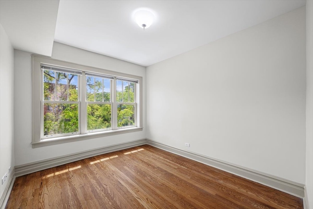 1405 Greenleaf Street - Photo 1