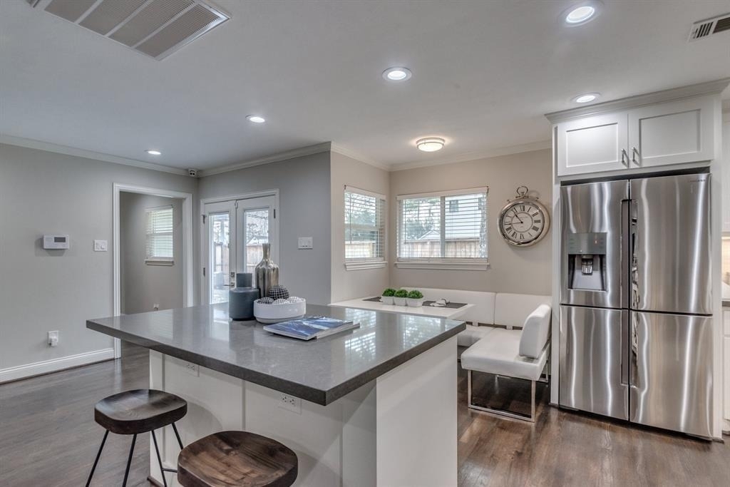 331 W 30th Street - Photo 7