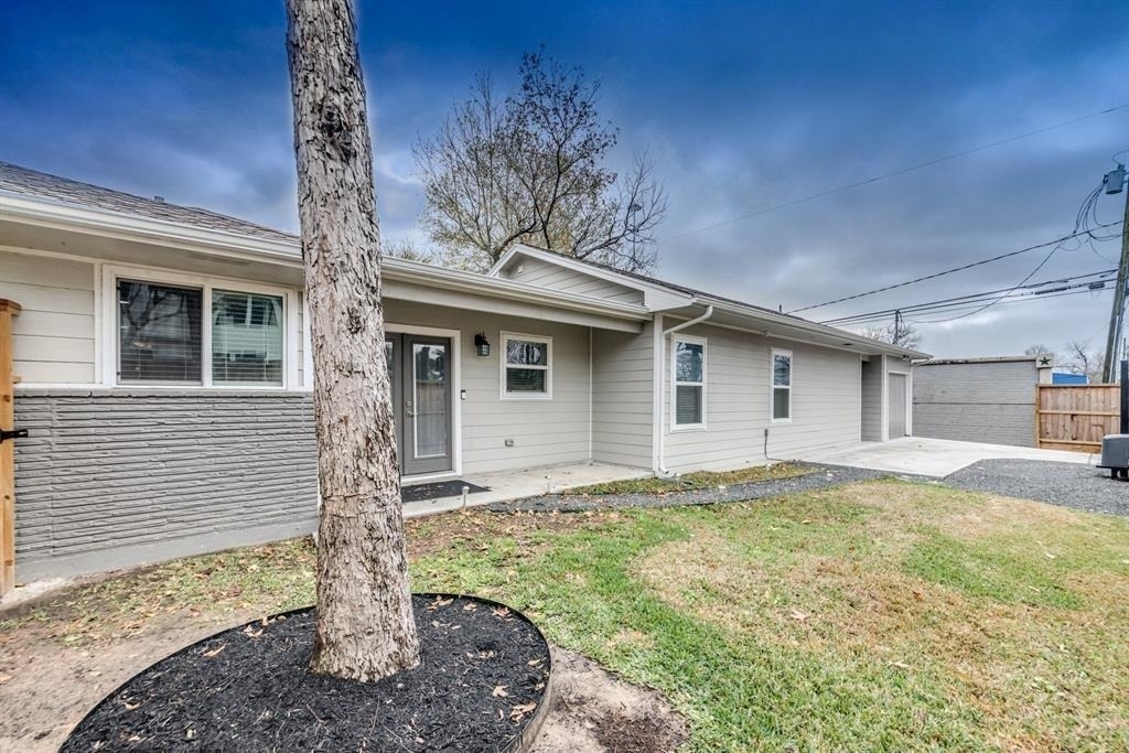 331 W 30th Street - Photo 24