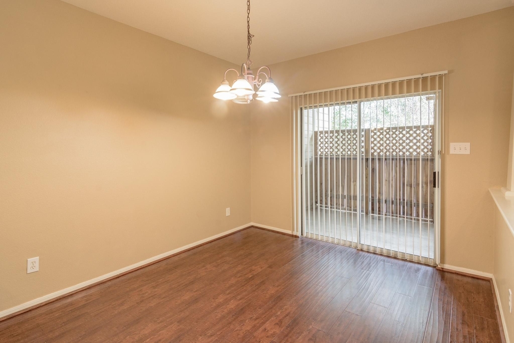 57 Scarlet Woods Court - Photo 7