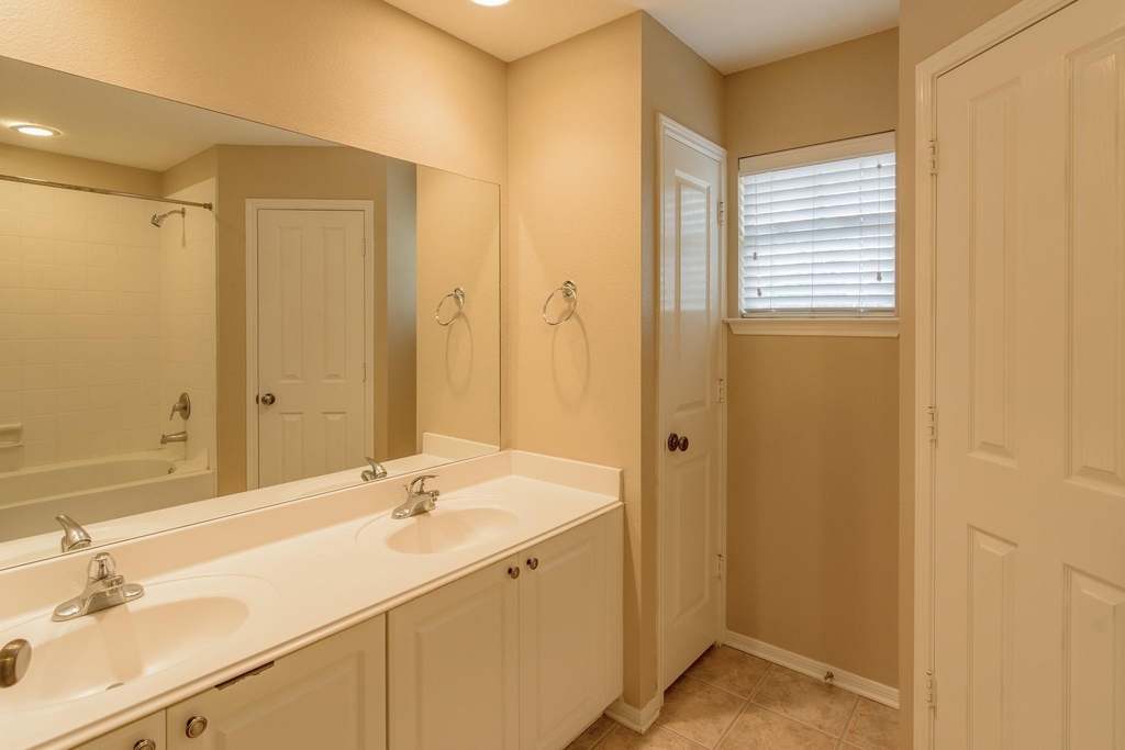 57 Scarlet Woods Court - Photo 13