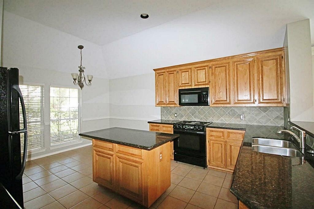 21922 Golden Cedar Drive - Photo 5