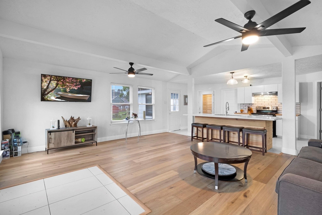 110 Lakeview Shores Drive - Photo 3