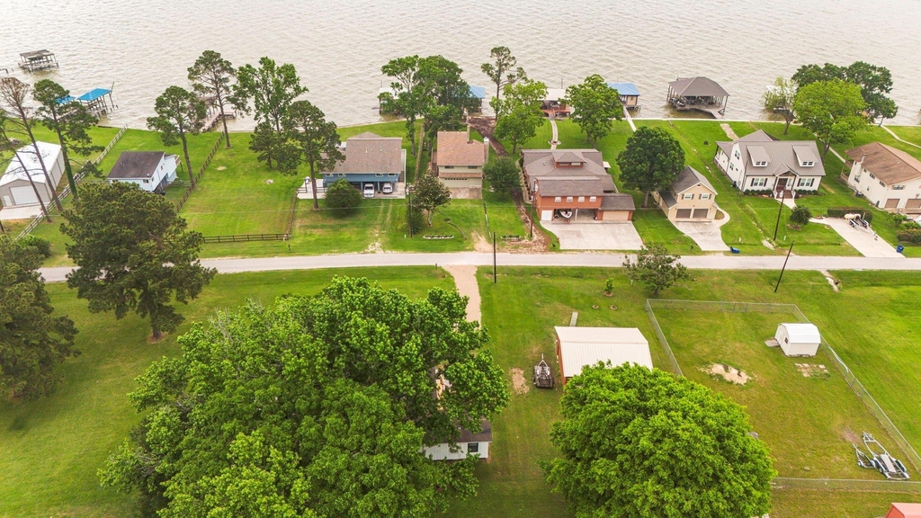 110 Lakeview Shores Drive - Photo 0