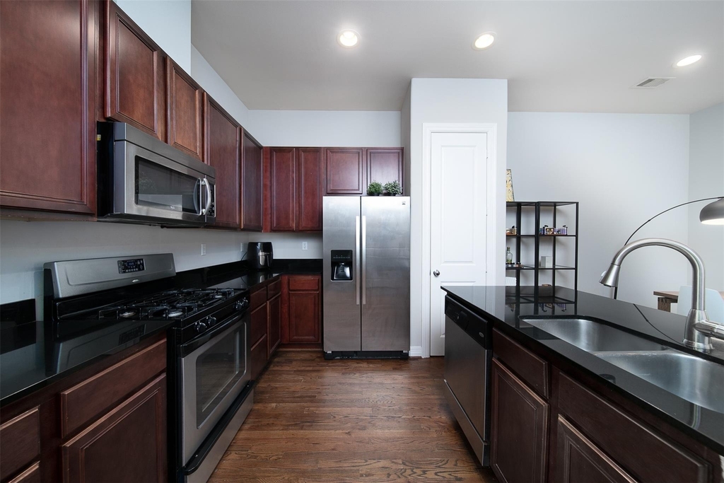 3848 Center Street - Photo 9