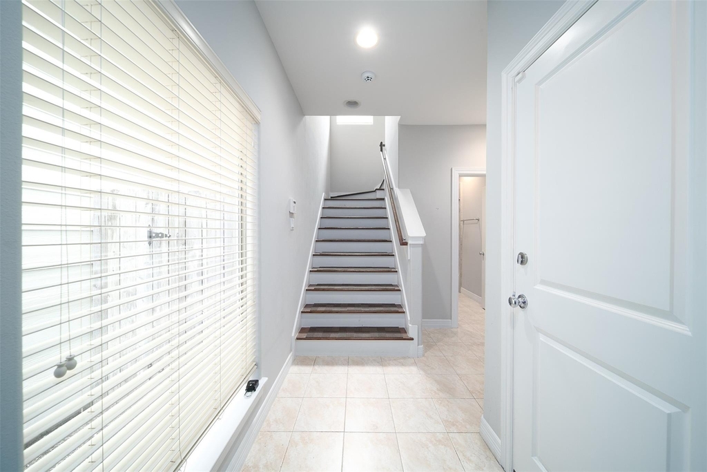 3848 Center Street - Photo 4