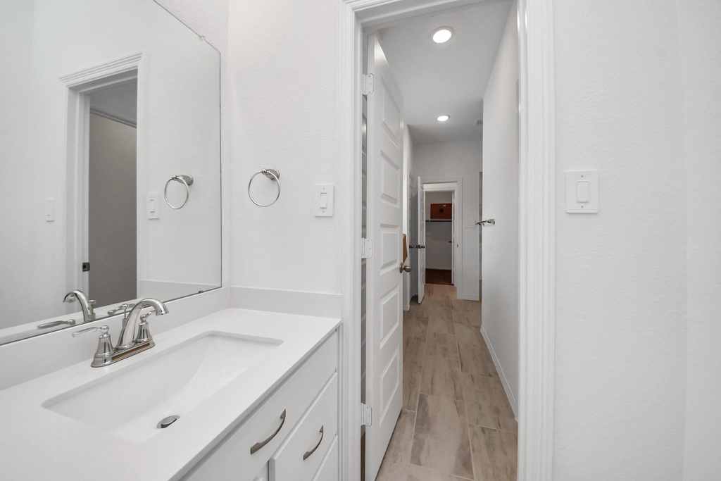 606 Round Lake Drive - Photo 28