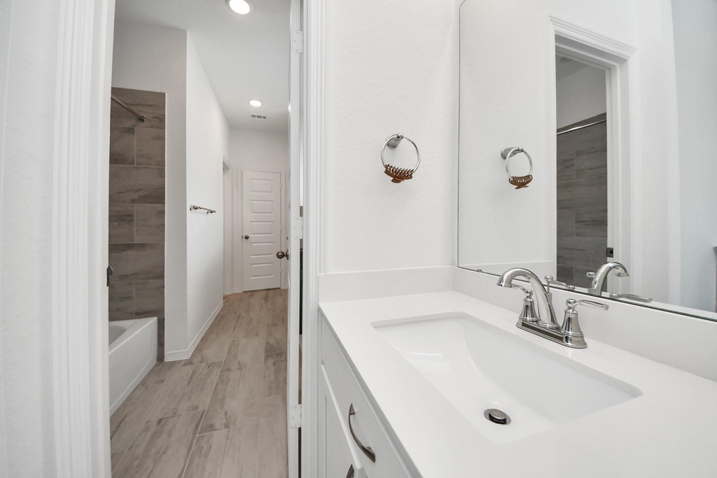 606 Round Lake Drive - Photo 27