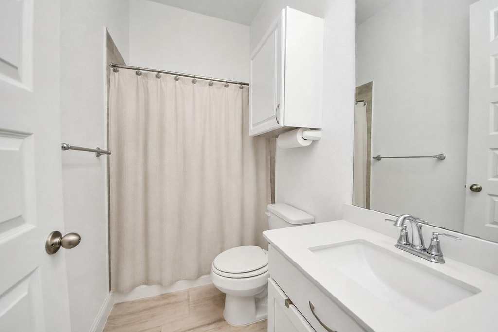 606 Round Lake Drive - Photo 26