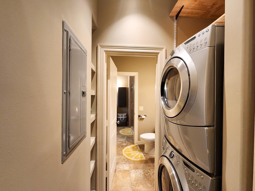 2510 Travis Street - Photo 6
