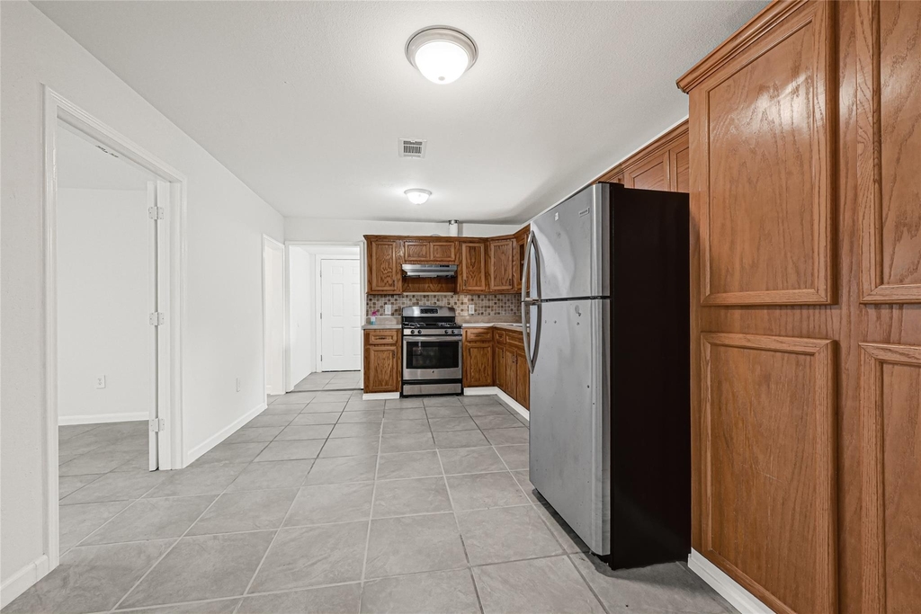 715 N 1st Street - Photo 4