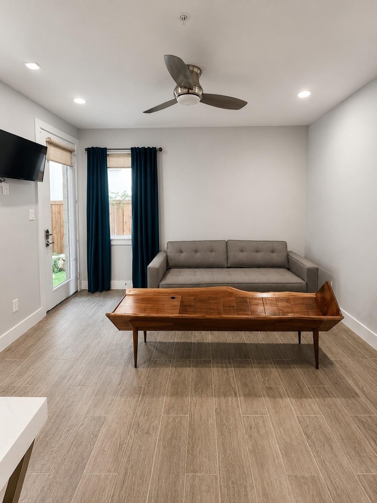 2211 Worthington Street - Photo 2