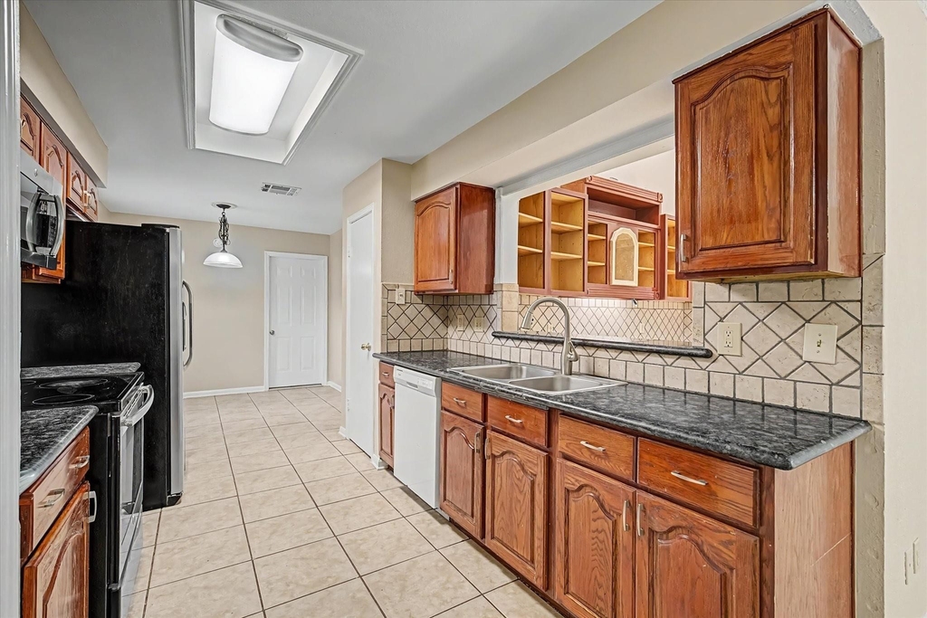 7315 Foxside Lane - Photo 9