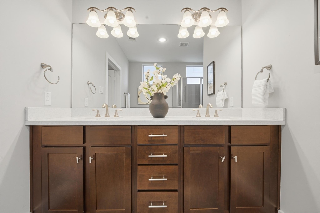 1420 Wilson Street - Photo 1