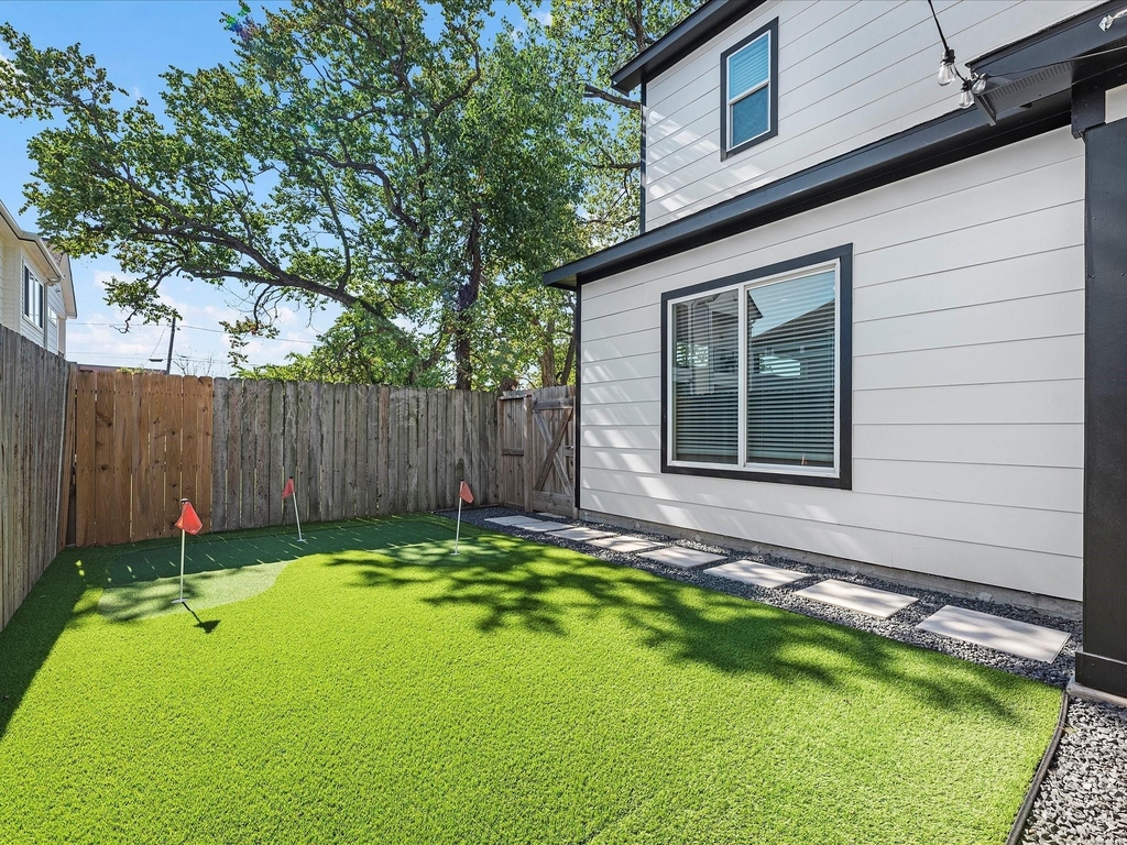 2210 Wipprecht Street - Photo 14