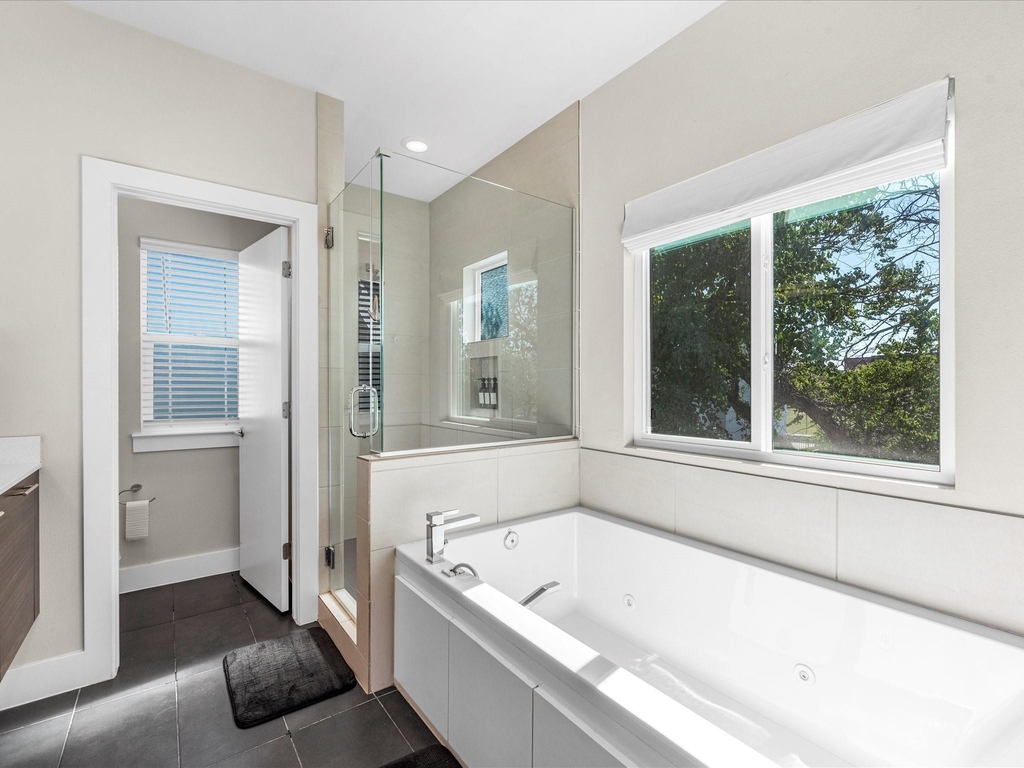 2210 Wipprecht Street - Photo 6