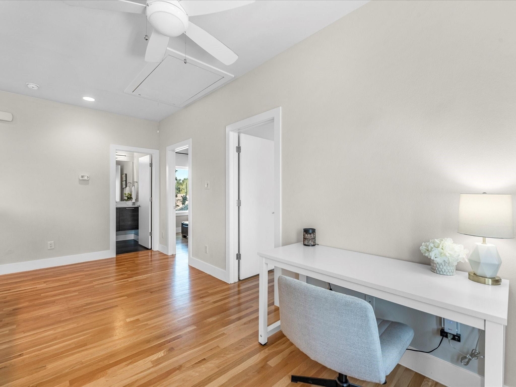 2210 Wipprecht Street - Photo 2