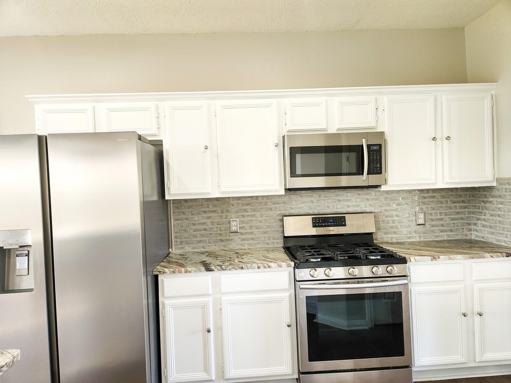 2412 N Mission Circle - Photo 10