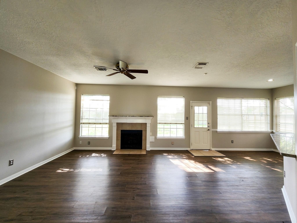 2412 N Mission Circle - Photo 14