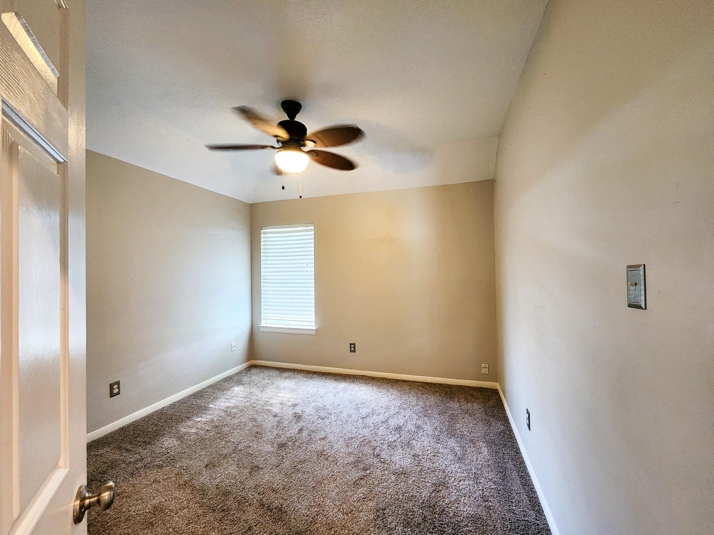 2412 N Mission Circle - Photo 17