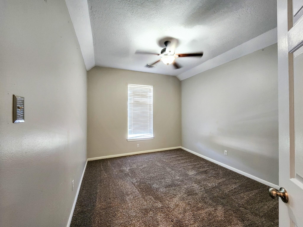 2412 N Mission Circle - Photo 15