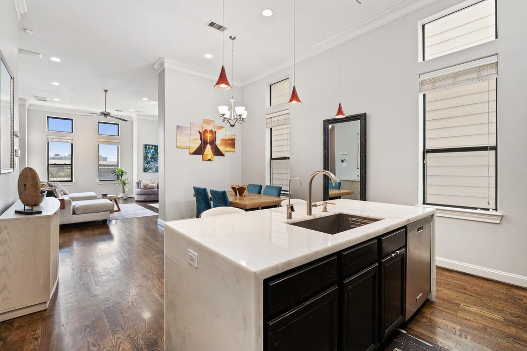 1708 Dart Street - Photo 10