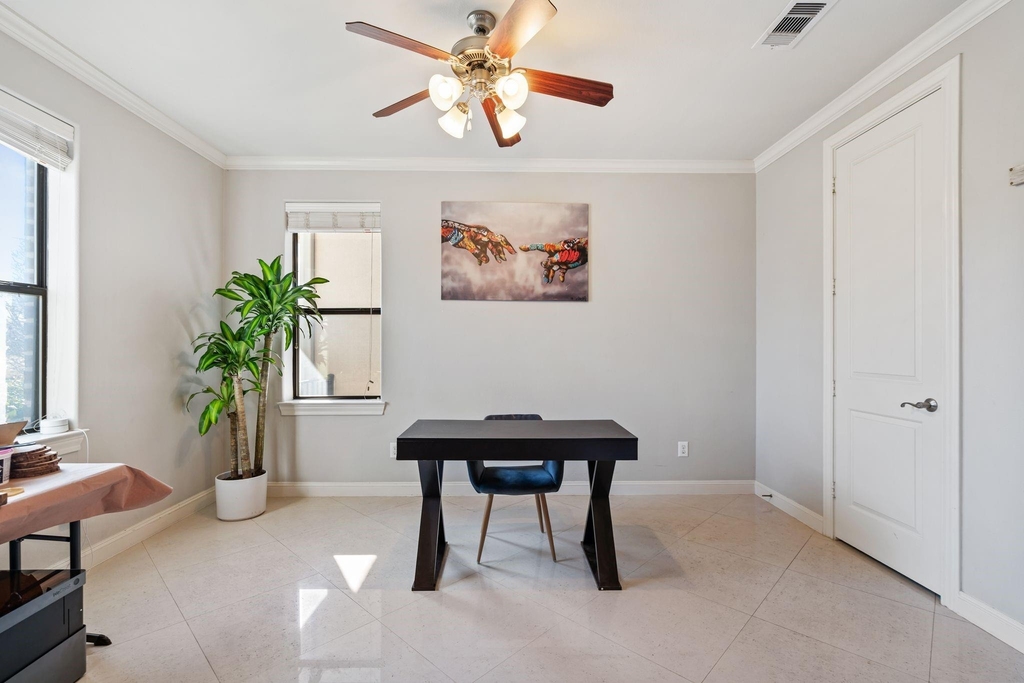 1708 Dart Street - Photo 2
