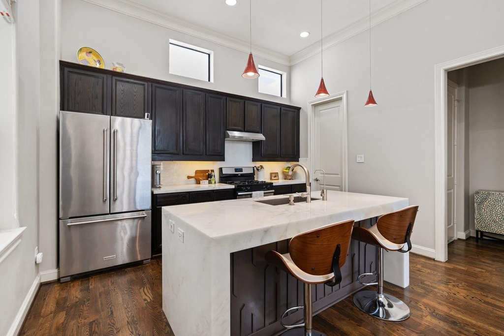 1708 Dart Street - Photo 9
