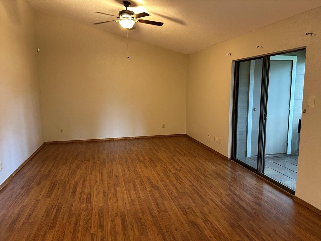 14911 Wunderlich Drive - Photo 3