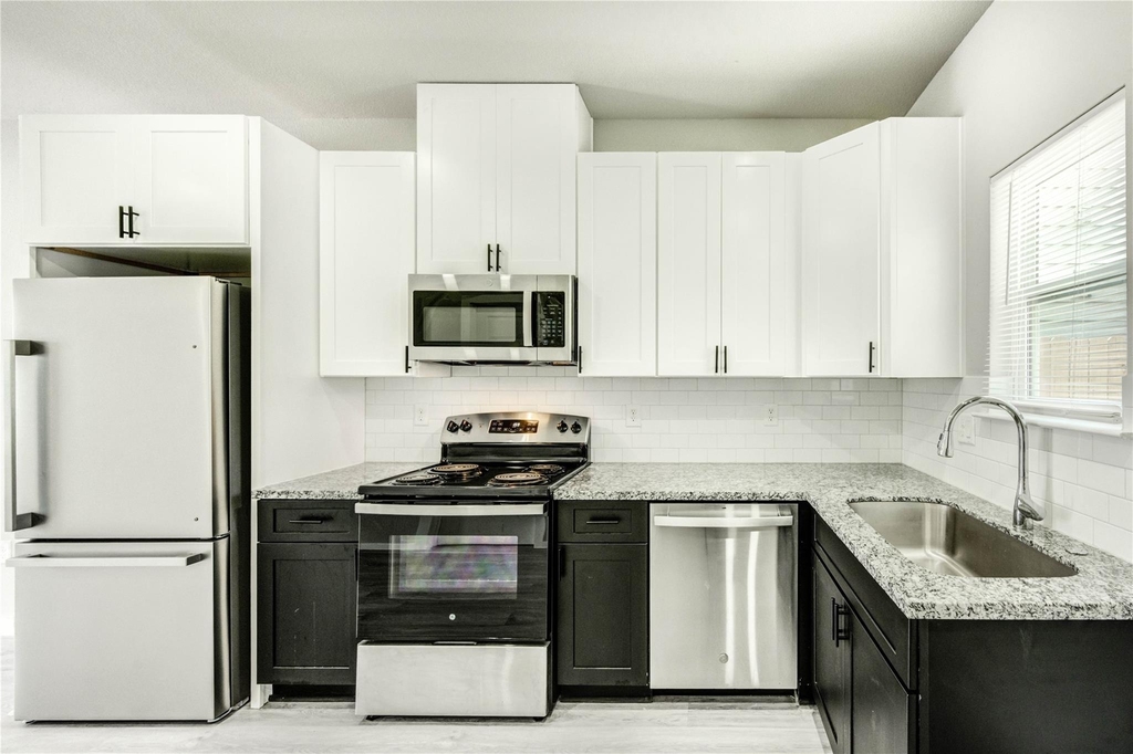 8157 Tate Street - Photo 4