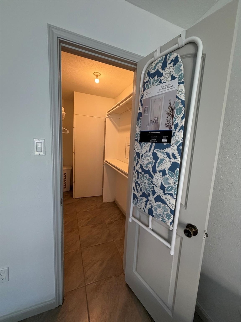 8801 Hammerly Boulevard - Photo 10