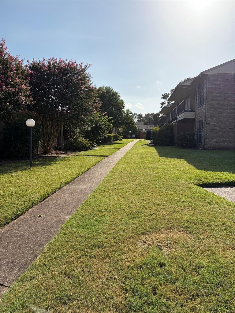 8801 Hammerly Boulevard - Photo 13