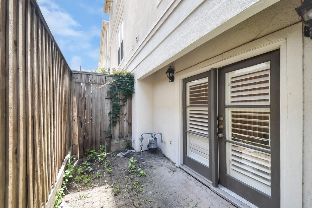 1912 Greenwich Place Drive - Photo 23