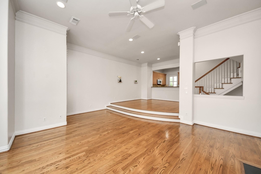 1912 Greenwich Place Drive - Photo 8